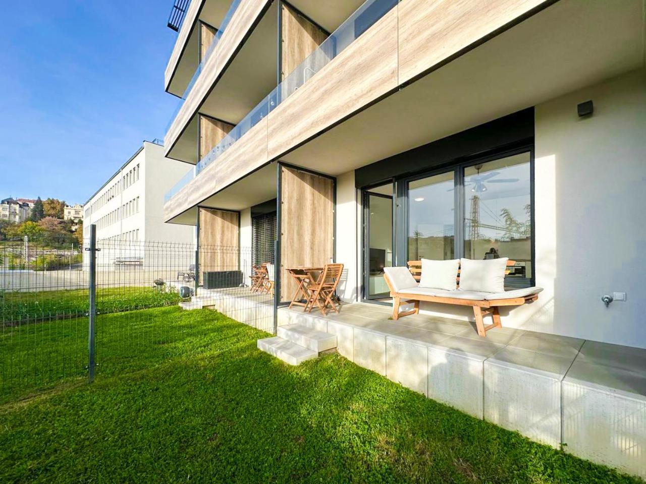 Vila Vinice プラハ エクステリア 写真